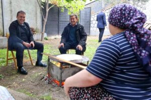 bilecik valisi faik oktay sozer kuplu koyunde vatandaslarla bulustu ZUClSsfk.jpg